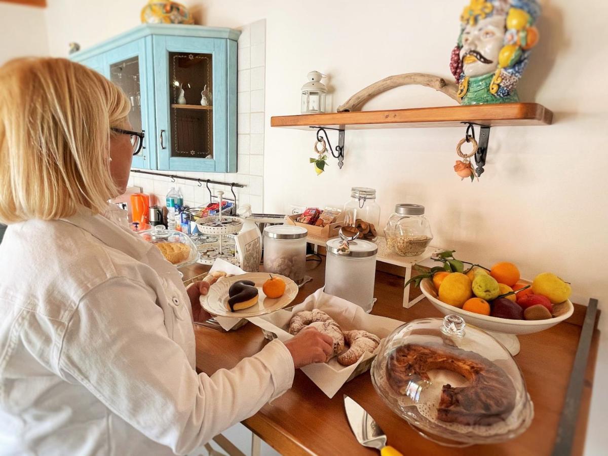 B&B Evelyne Таорміна Екстер'єр фото