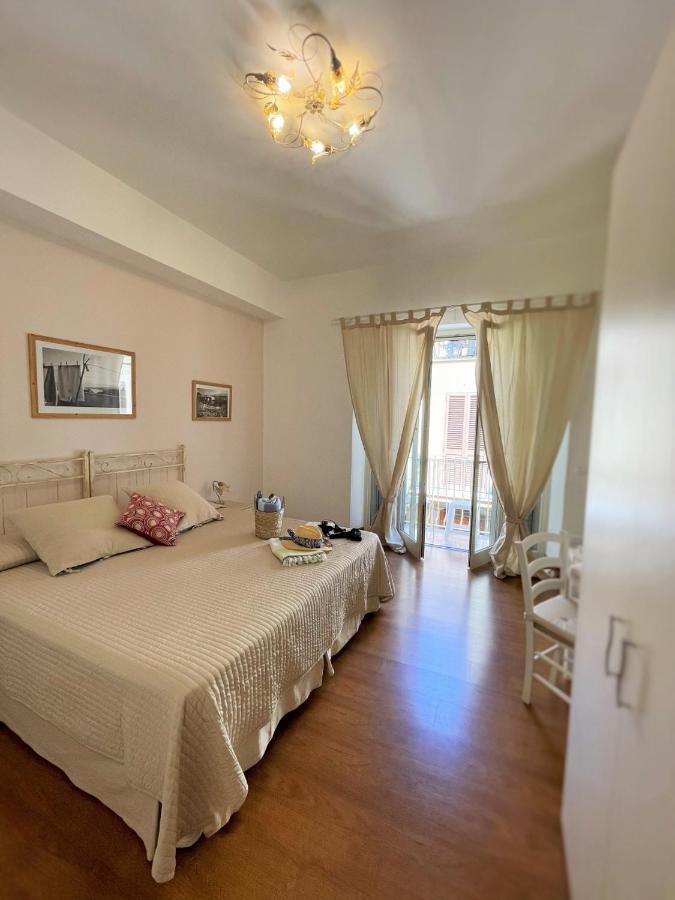 B&B Evelyne Таорміна Екстер'єр фото