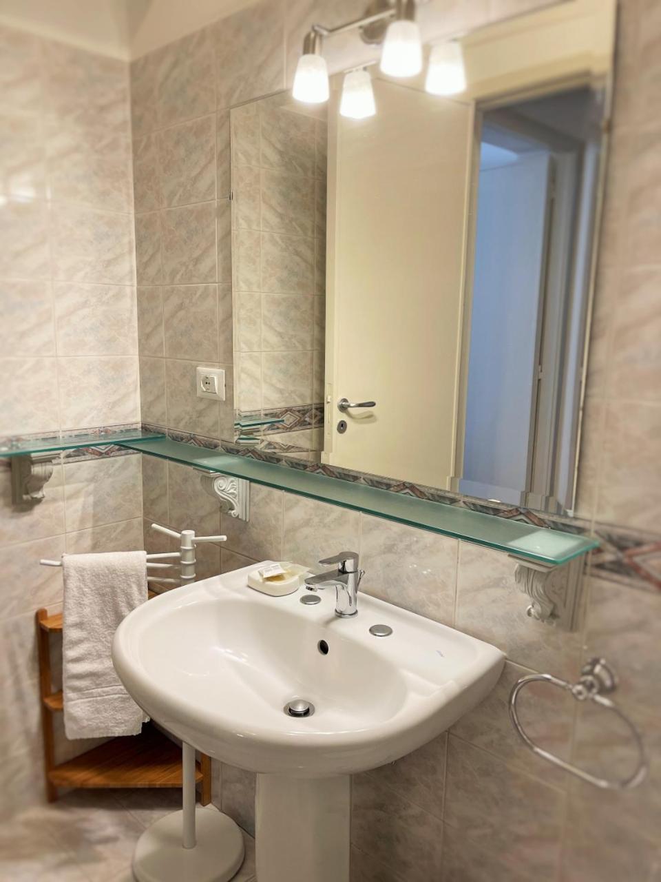 B&B Evelyne Таорміна Екстер'єр фото