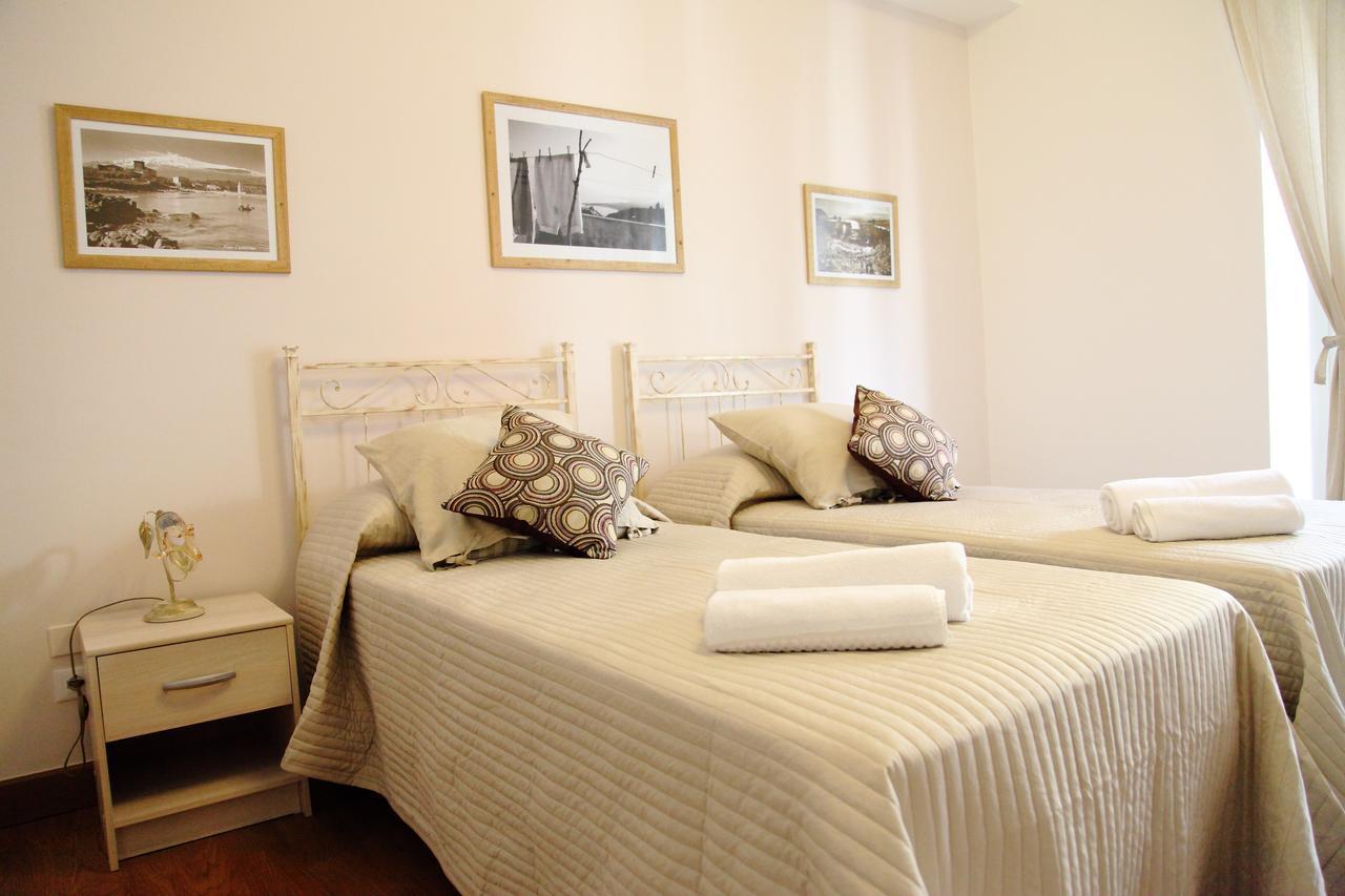 B&B Evelyne Таорміна Екстер'єр фото